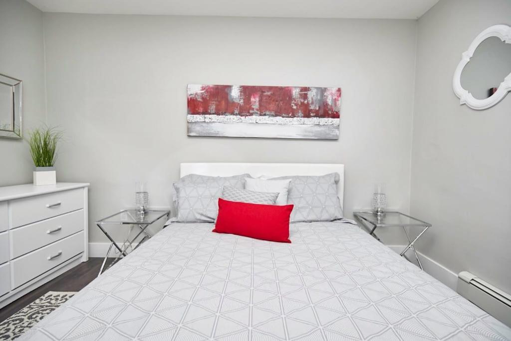 Clifton Hill Hideaway 4B - Two Bedroom Condo Niagara Falls Esterno foto